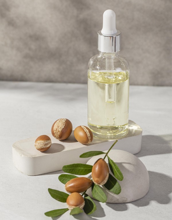 Organic argan oil (ARGANIA SPINOSA KERNEL OIL)